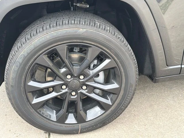 New 2026 Baltic Gray Metallic Clearcoat Jeep Limited Reserve image 10
