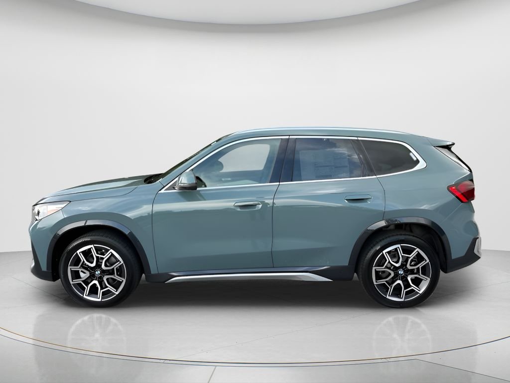 New 2026 Cape York Green Metallic BMW xDrive28i image 8