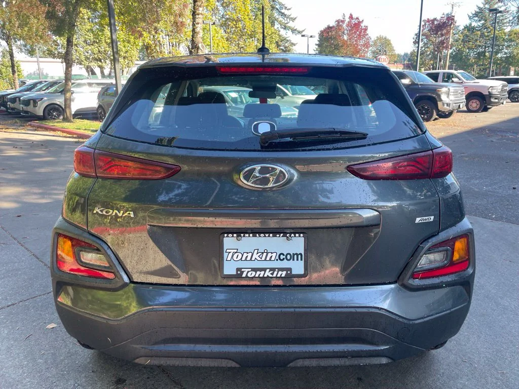 Used 2021 Thunder Gray Hyundai SE image 5