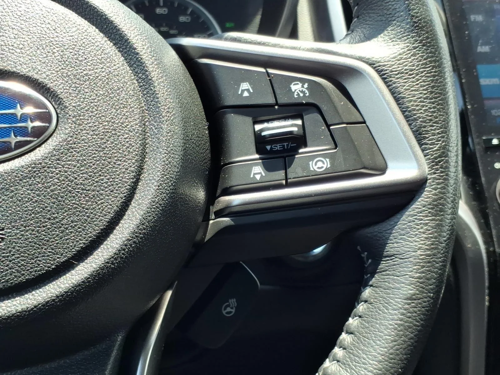 Used 2022 Crystal White Pearl Subaru Limited image 28