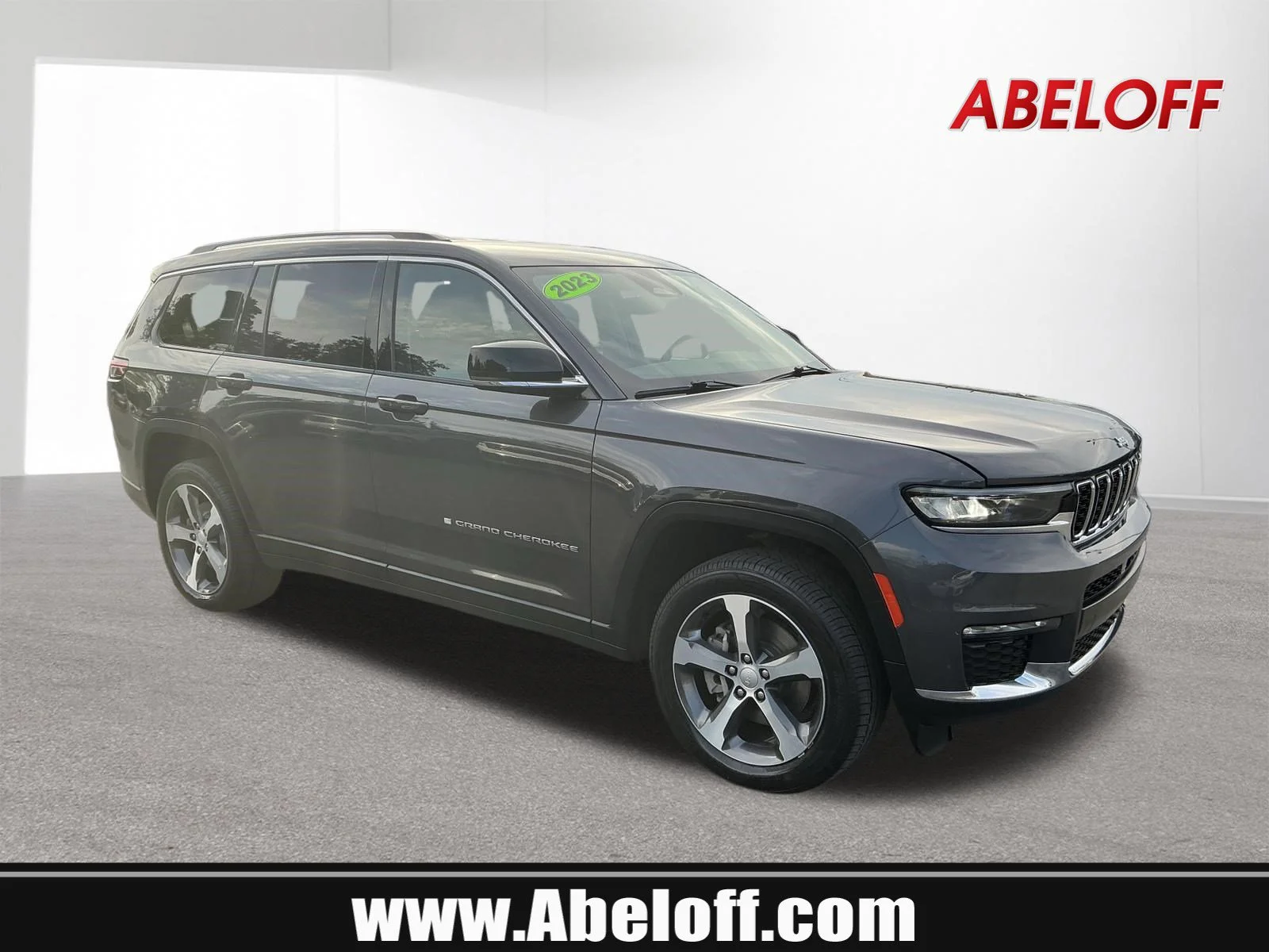 Used 2023 Grey Jeep Limited image 1