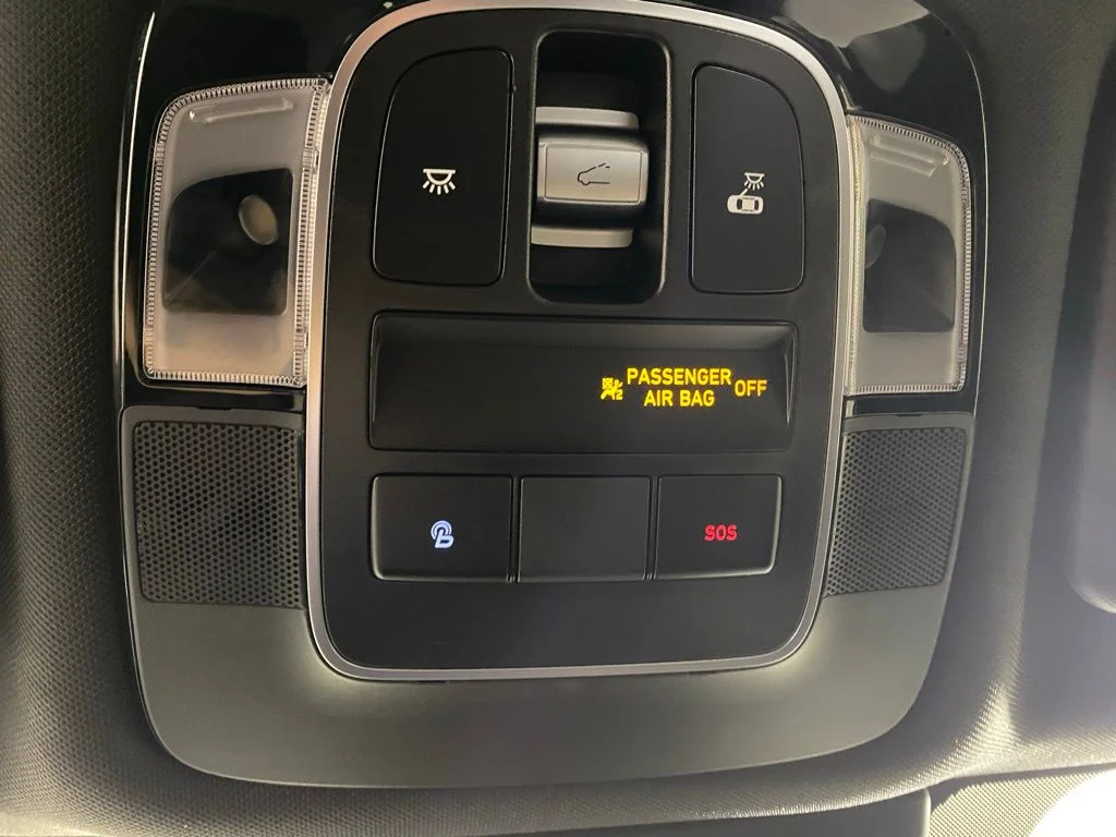 Used 2022 Gray Hyundai SEL Premium image 17