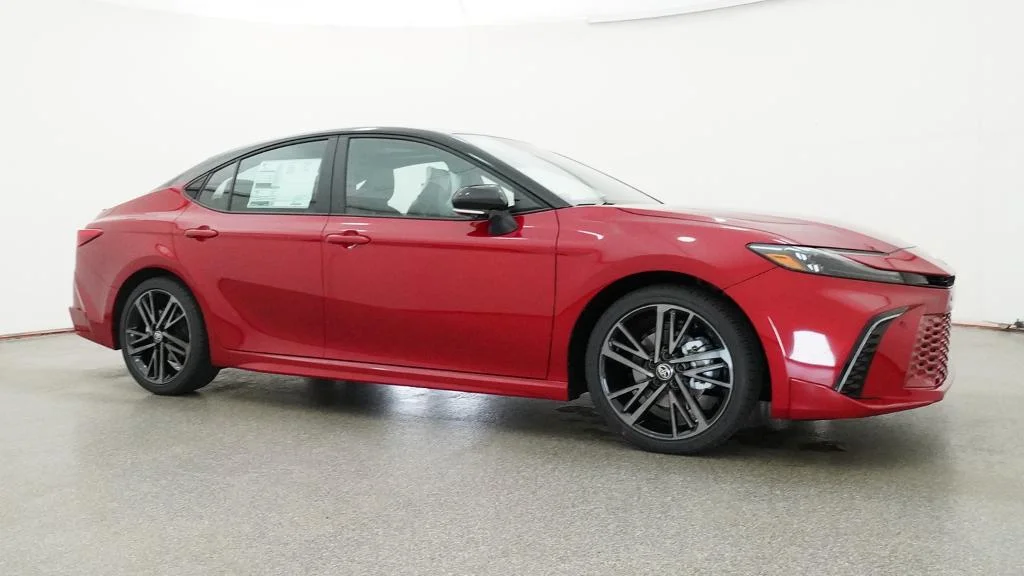 New 2026 Supersonic Red with Midnight Black Metallic roof Toyota XSE image 11
