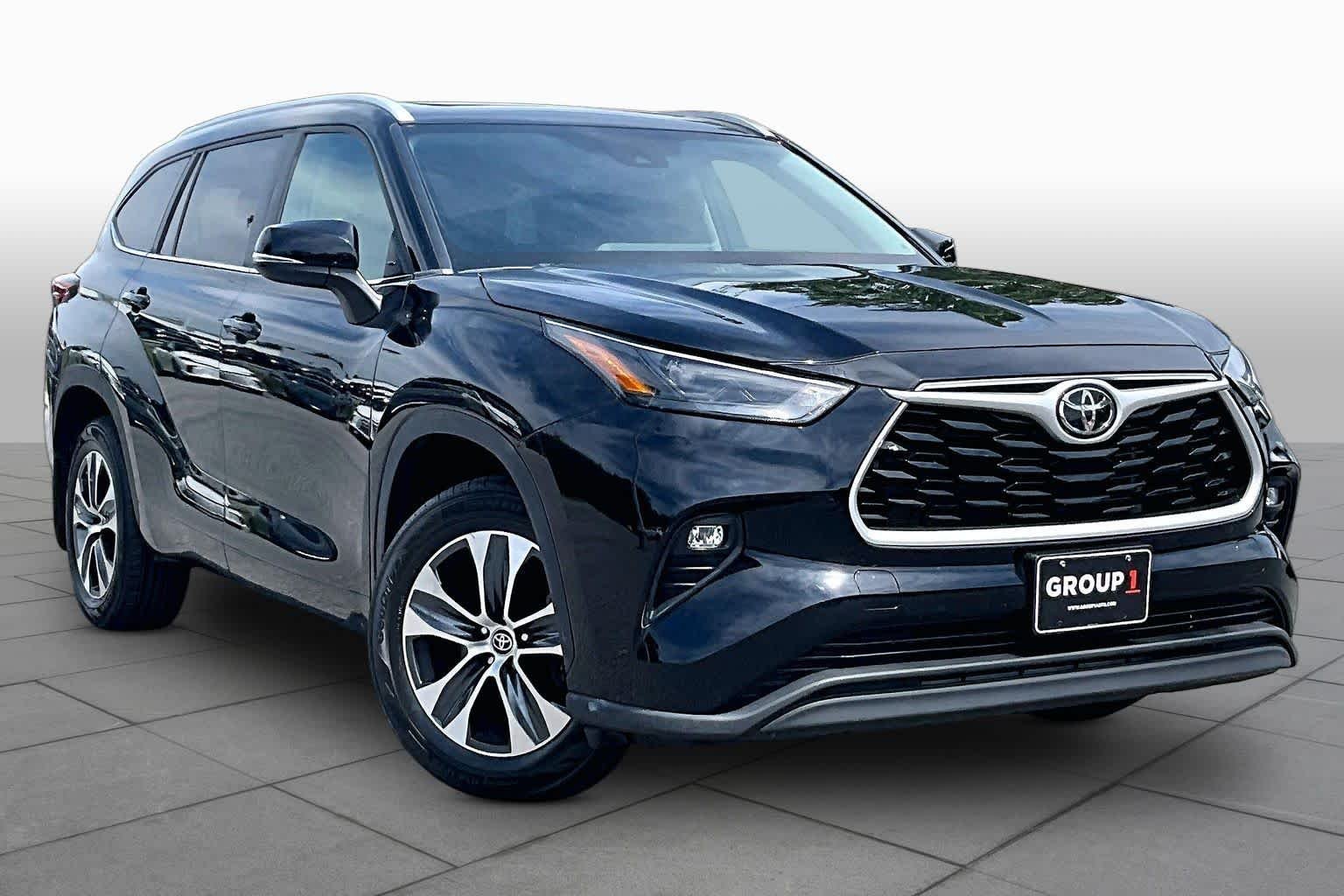Used 2023 Midnight Black Metallic Toyota XLE image 3