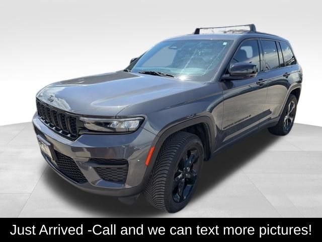 2023 Jeep Grand Cherokee Altitude X 4x4's photo