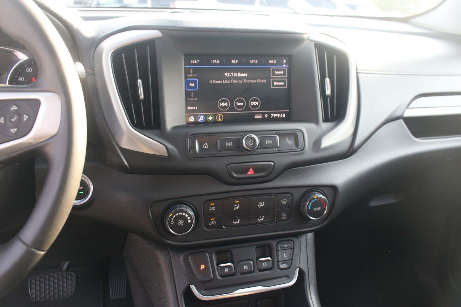 Used 2020 EBONY TWILIGHT METALLIC GMC SLE image 21