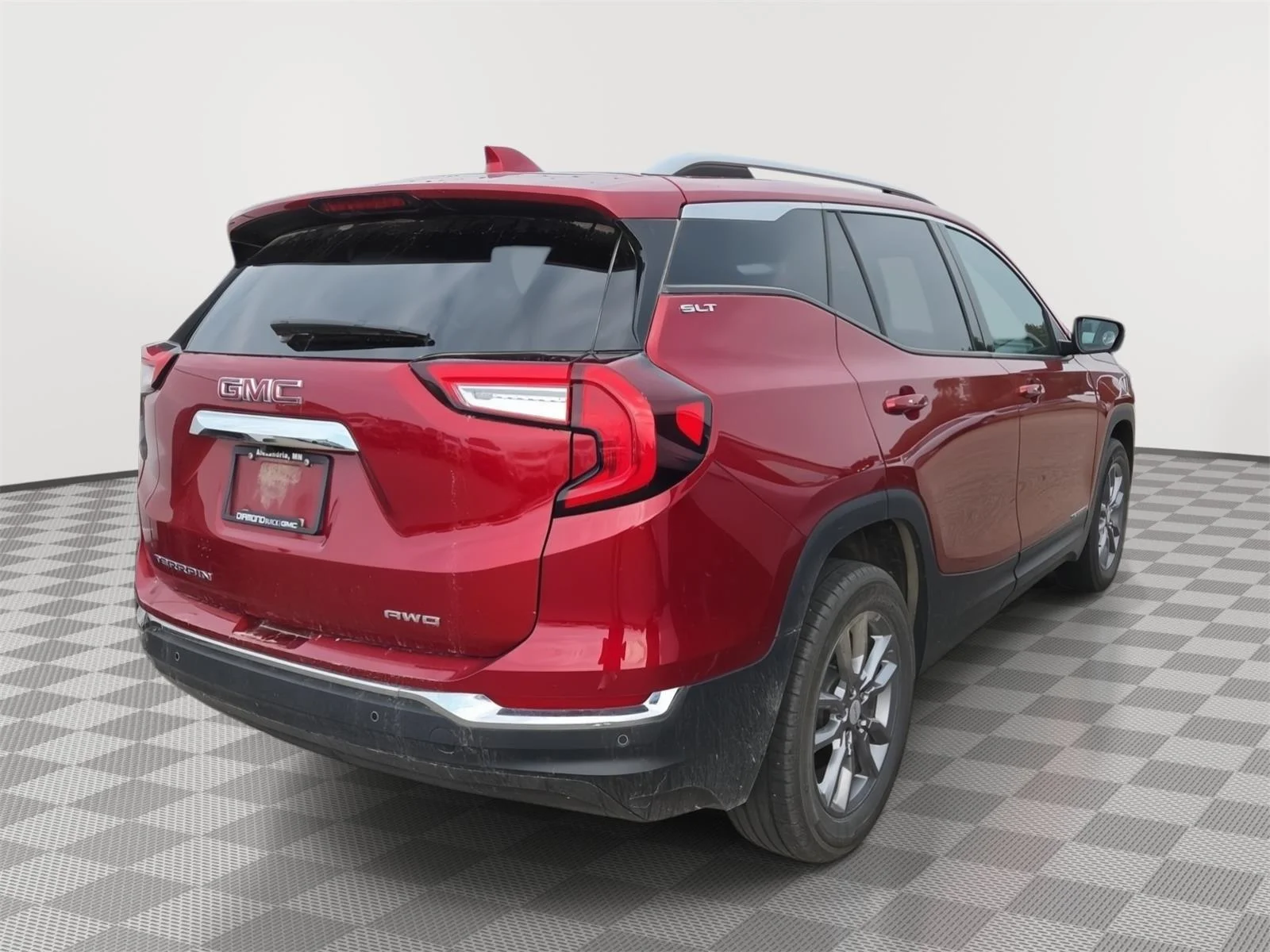 Used 2024 Volcanic Red Tintcoat GMC SLT image 3