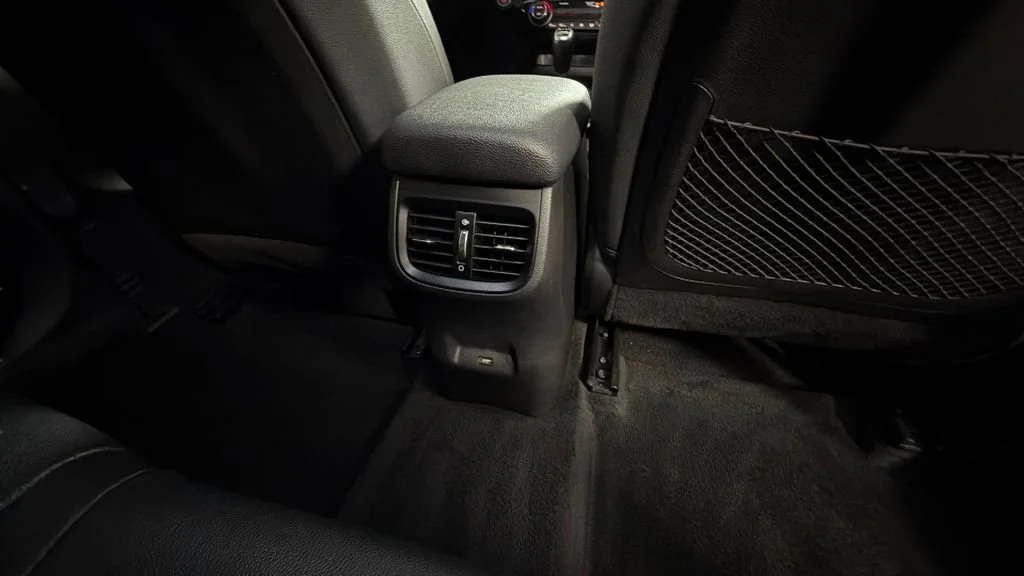 Used 2023 White Kia GT Manual image 31