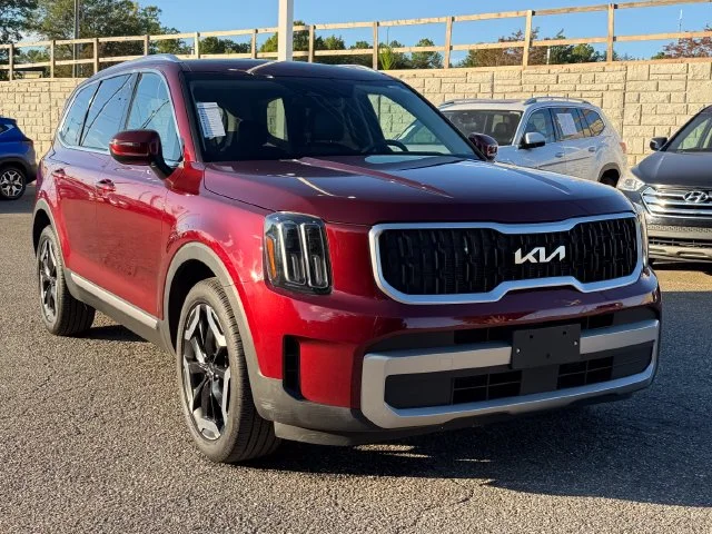 Certified Used 2023 Red Kia EX image 7