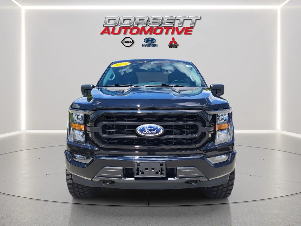 Used 2023 Agate Black Metallic Ford XLT image 2