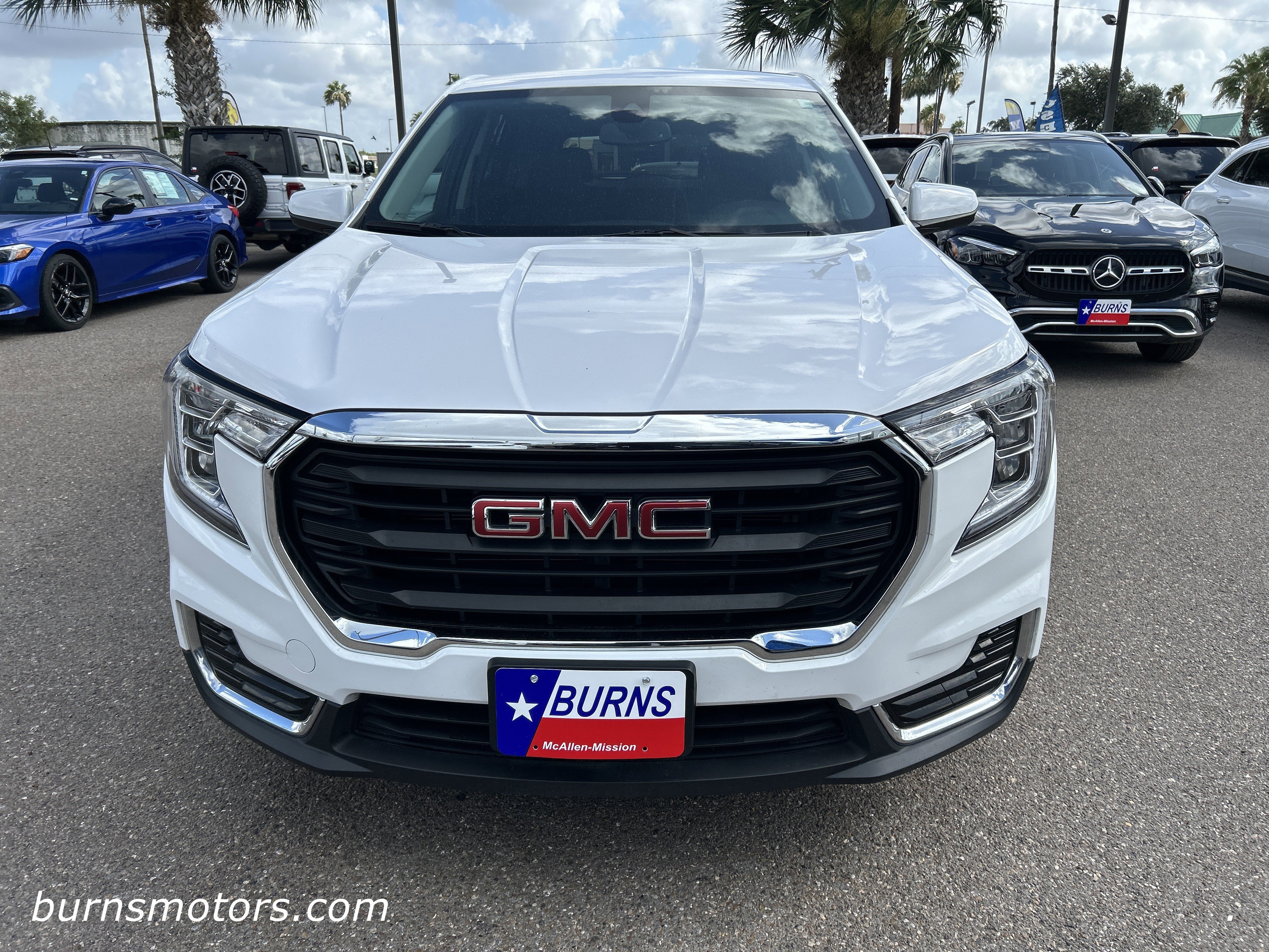 Used 2024 Summit White GMC SLE image 3