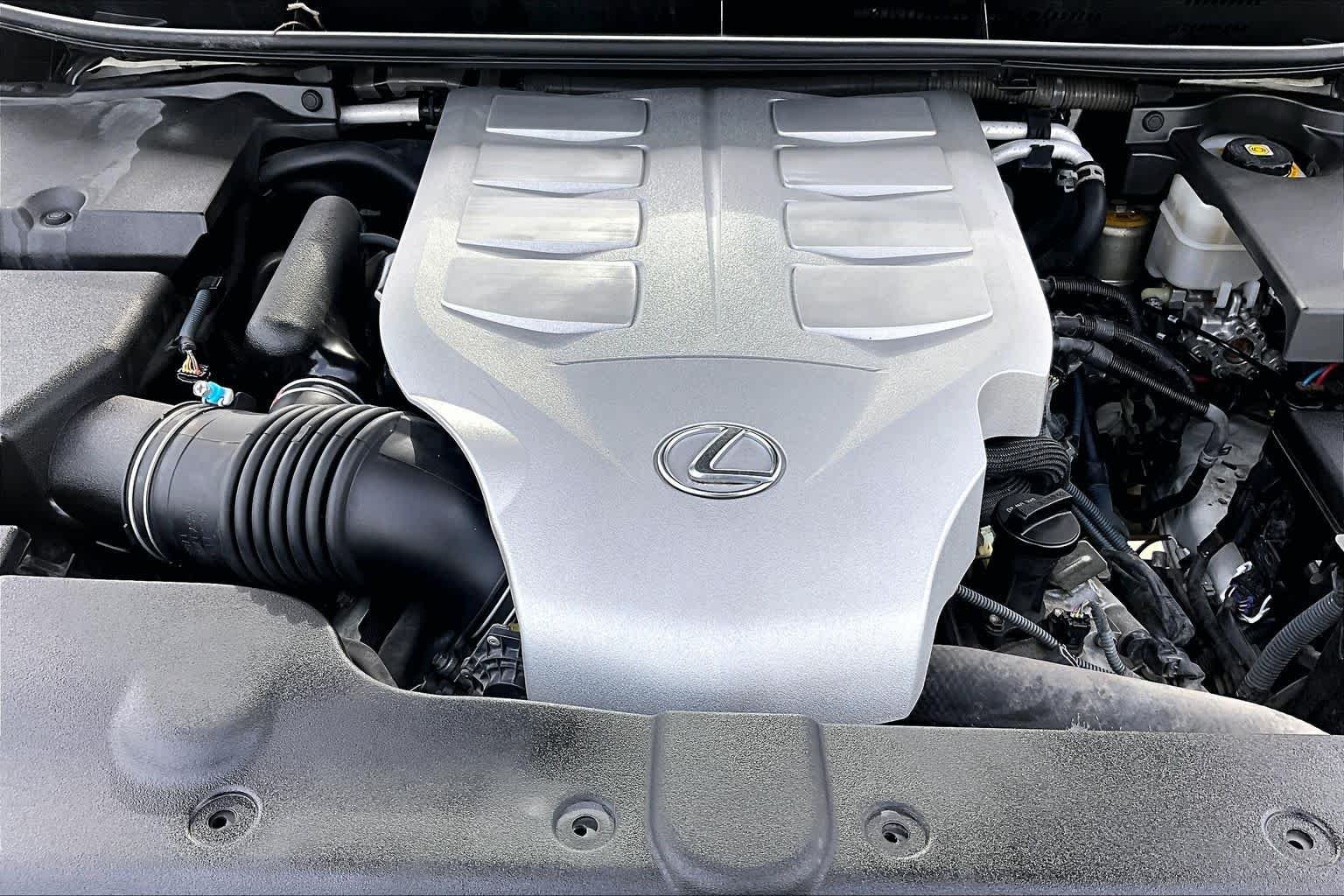 Used 2018 Starfire Pearl Lexus Luxury image 32
