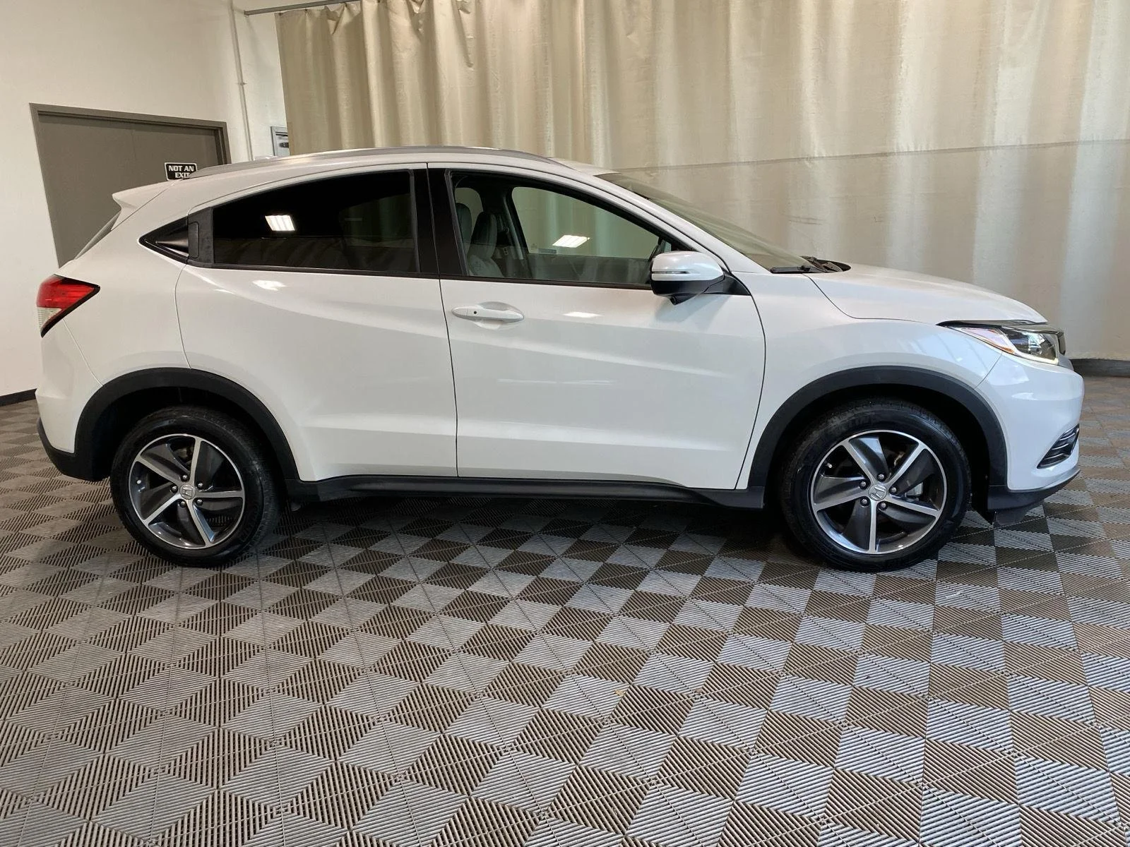 Used 2021 Platinum White Pearl Honda EX-L image 8