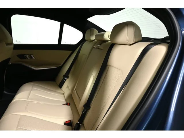 New 2026 Arctic Race Blue metallic BMW 330i xDrive image 4
