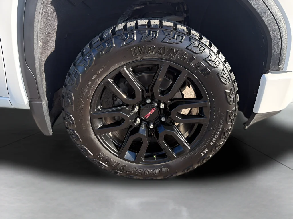 Used 2021 SUMMIT WHITE GMC Elevation image 11