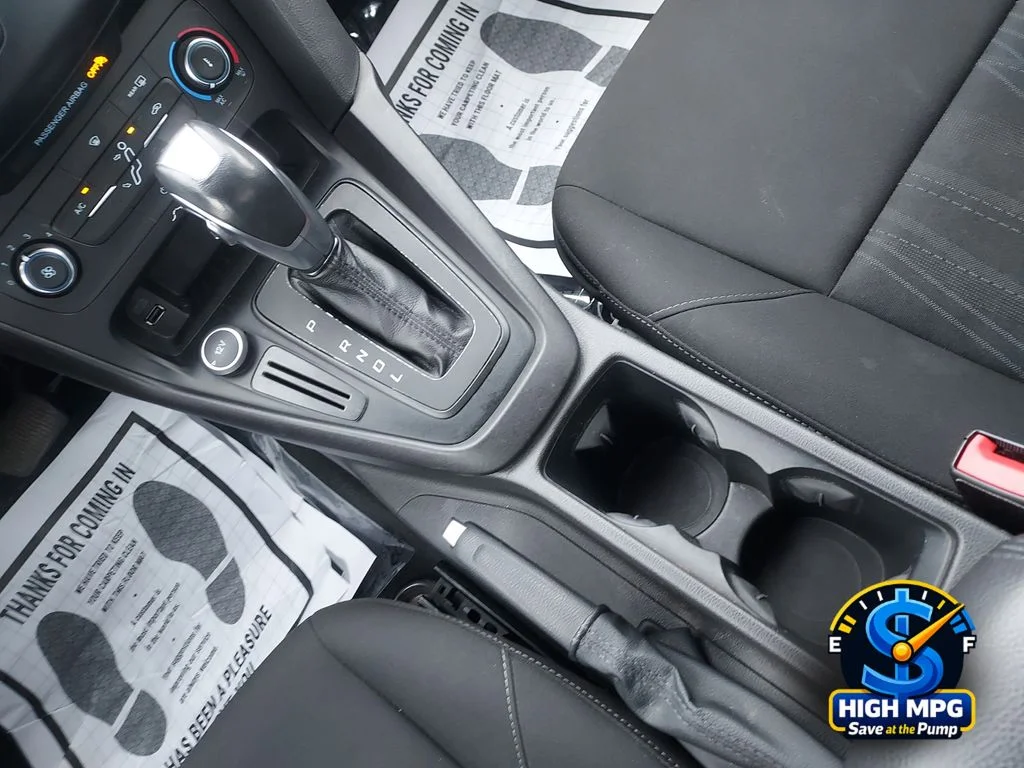 Used 2015 Silver Ford SE image 14