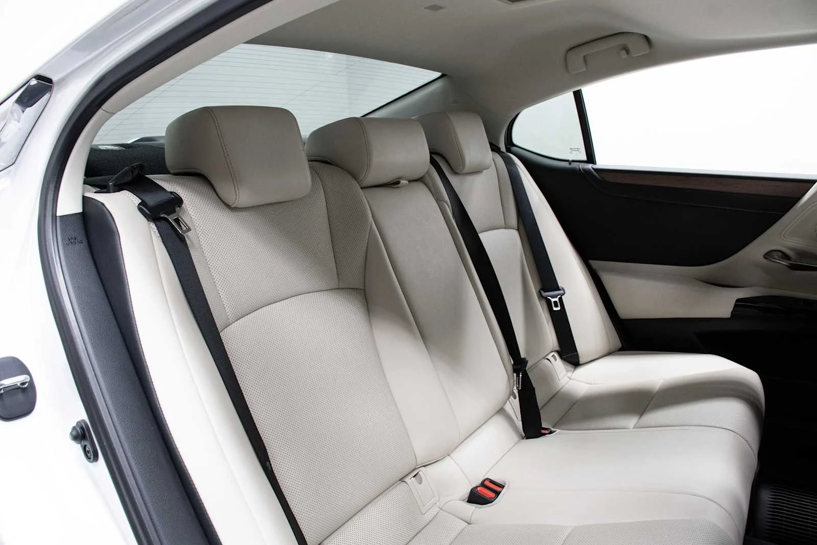 Certified Used 2024 EMINENT WHITE PEARL Lexus  image 25