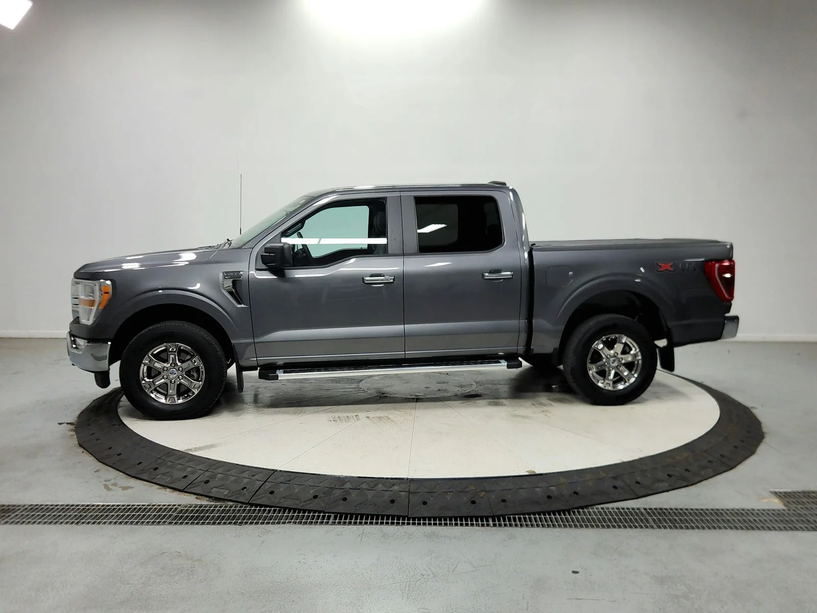Used 2023  Ford XLT image 5