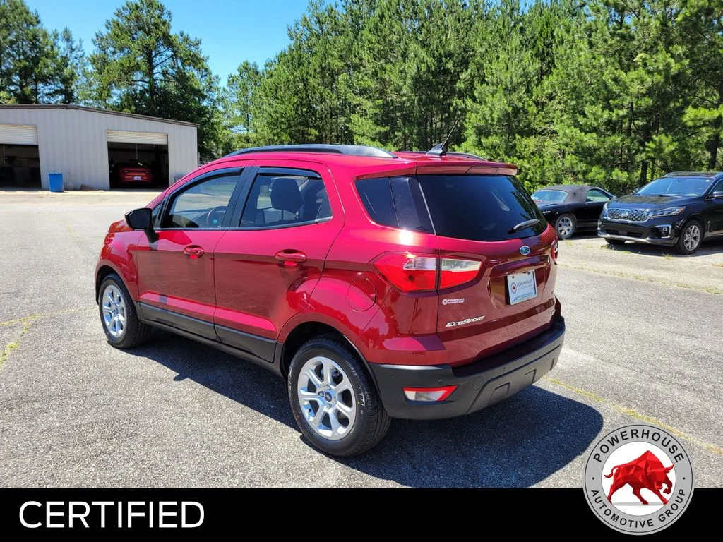 Used 2018 Red Ford SE image 4