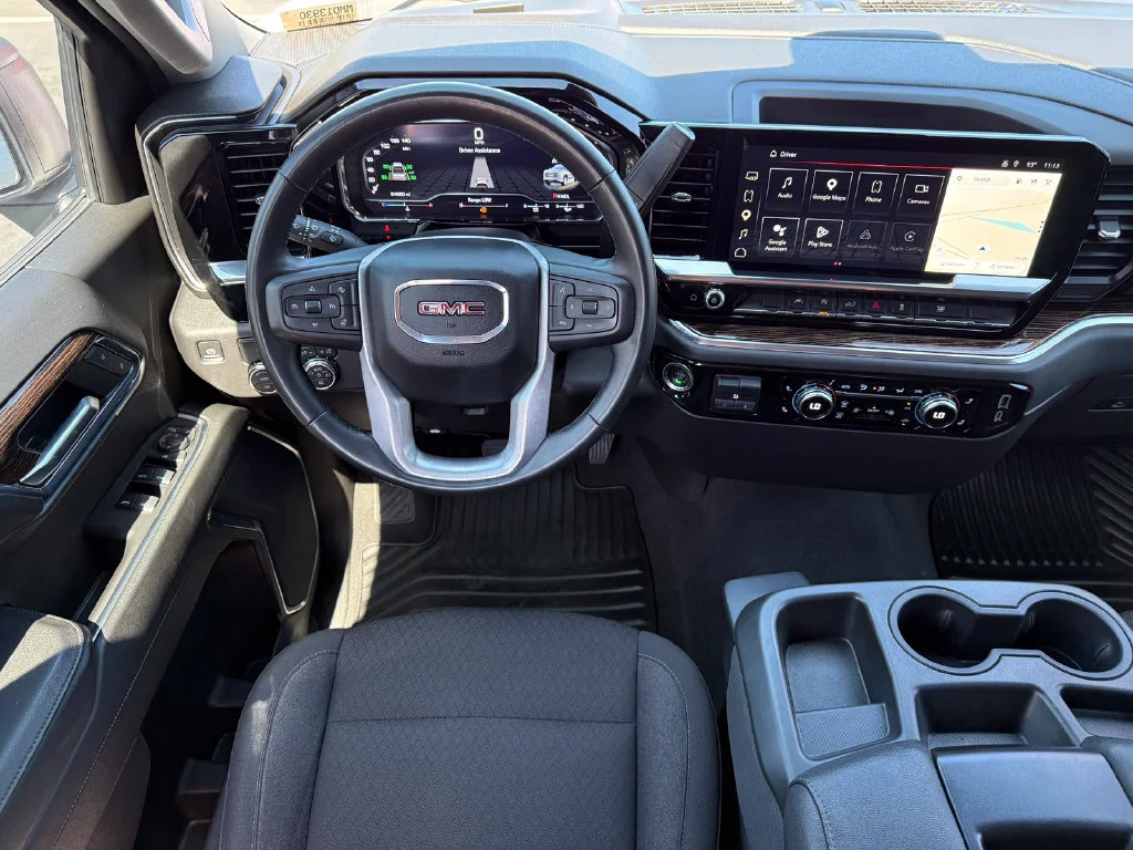 Used 2023 SUMMIT WHITE GMC Elevation image 20