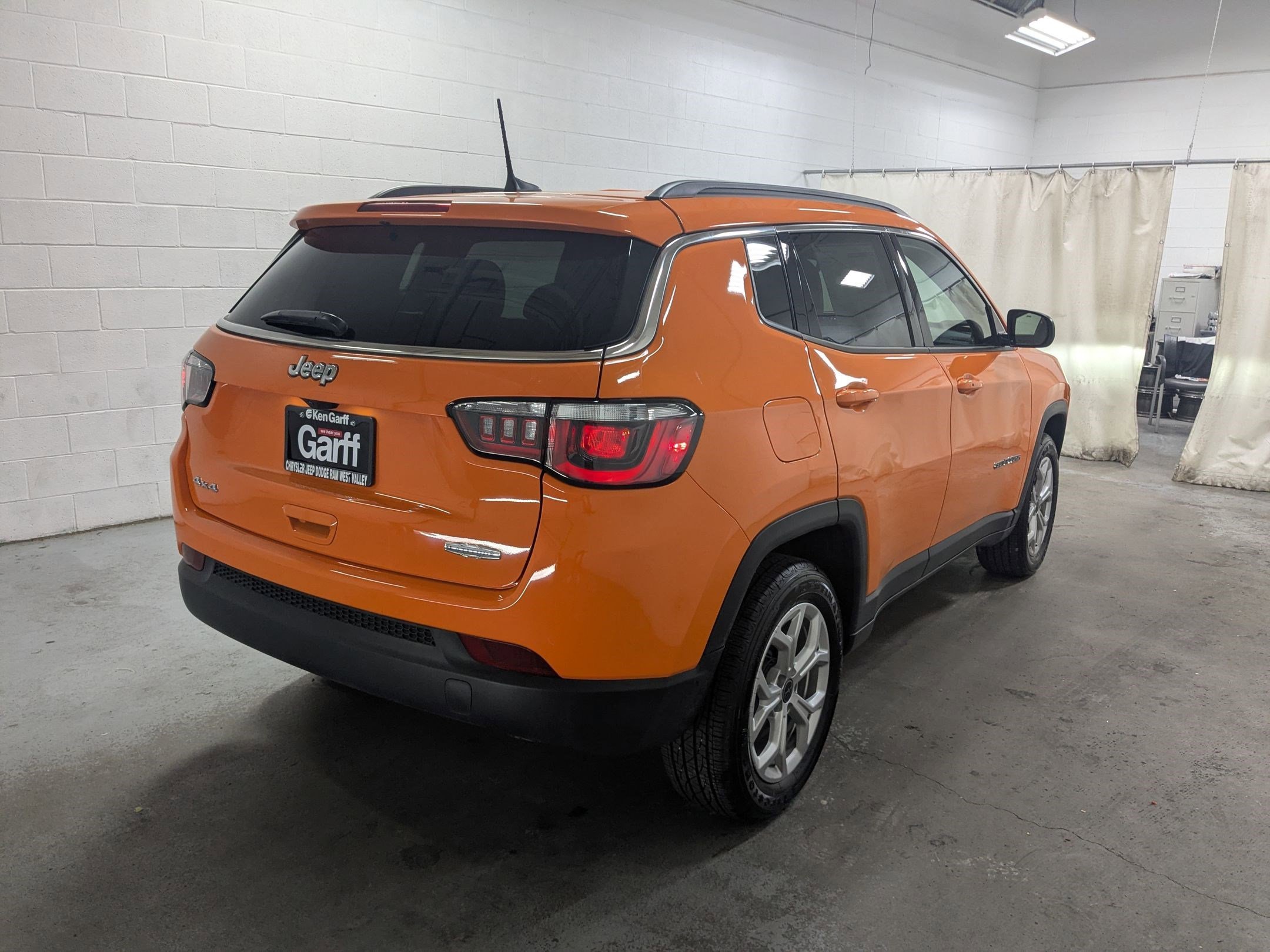 New 2026 Joose Exterior Paint Jeep Latitude image 4