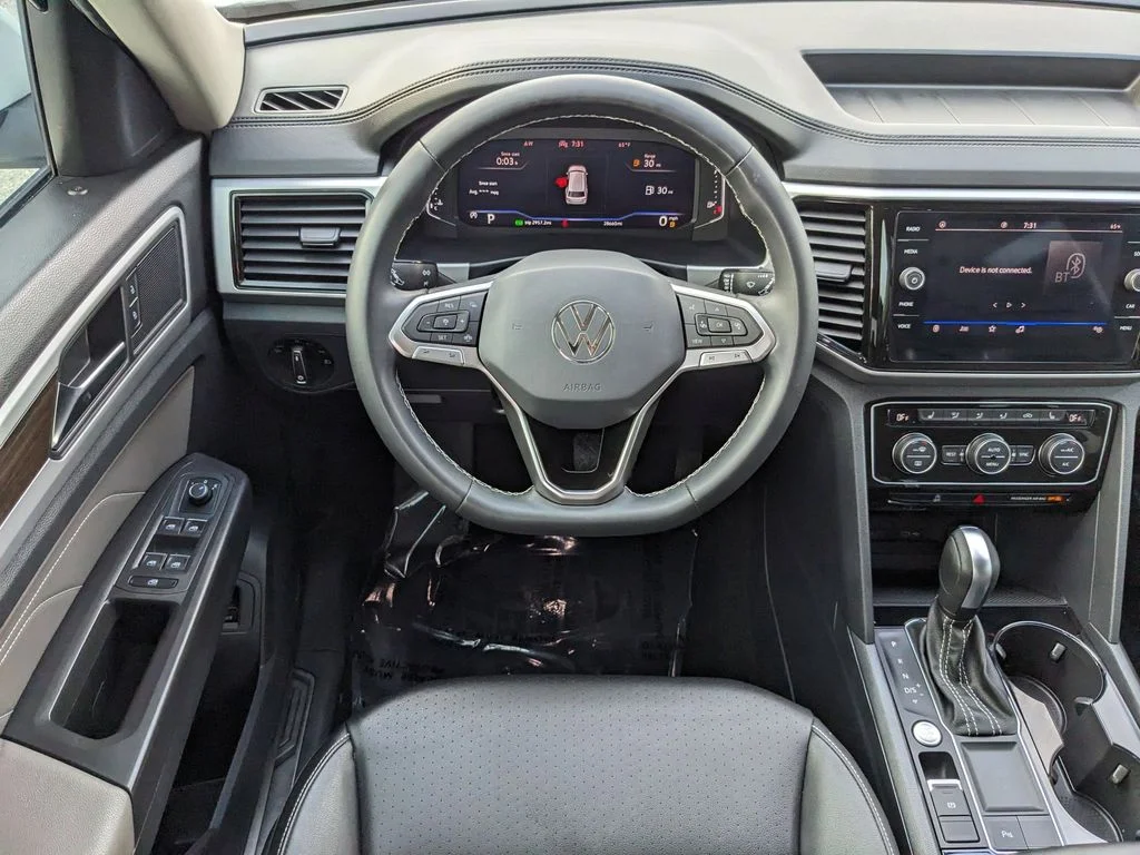2023 Volkswagen Atlas SE w/Tech - Photo 14
