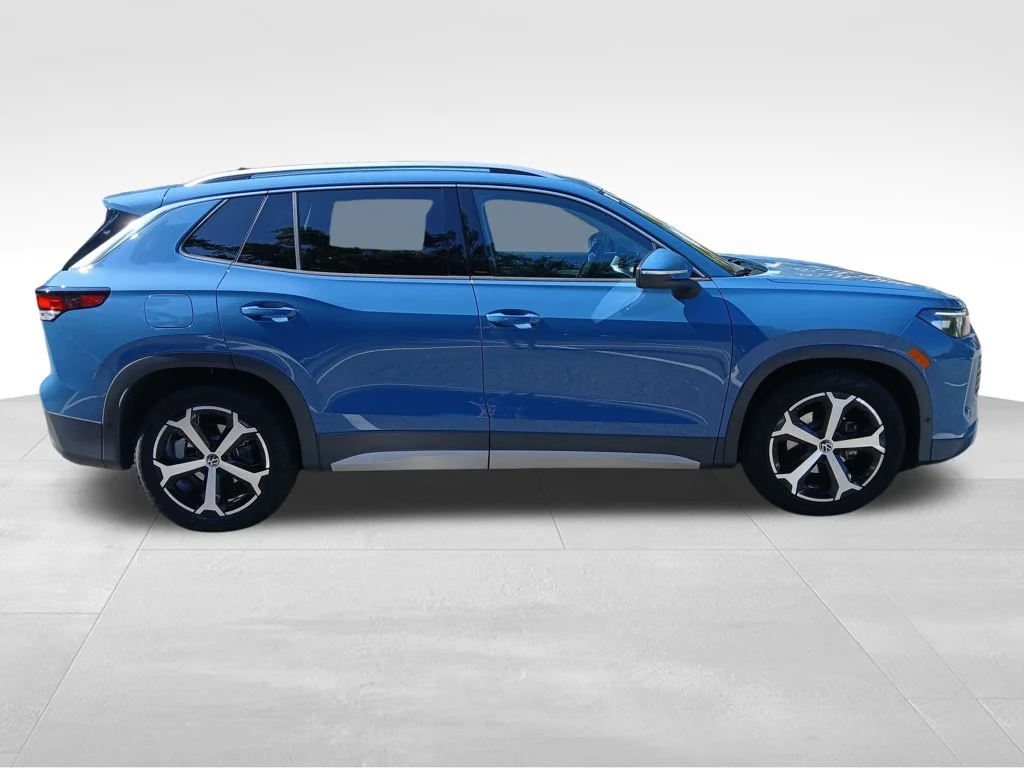 Certified Used 2026 Blue Volkswagen SE image 8