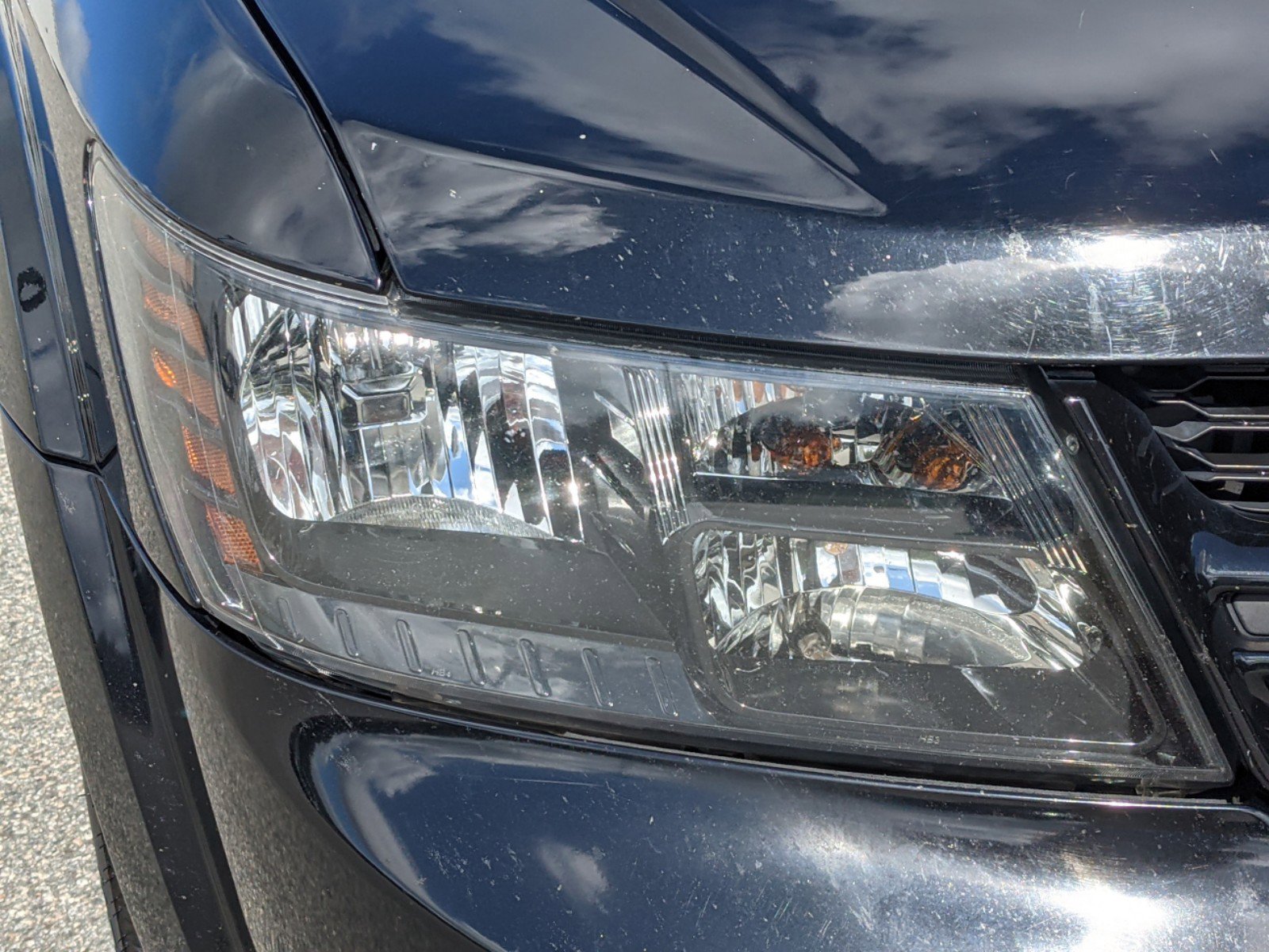 Used 2015 Pitch Black Clearcoat Dodge Crossroad image 9