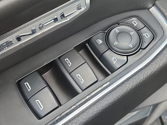 Used 2024 Onyx Black GMC Denali image 25