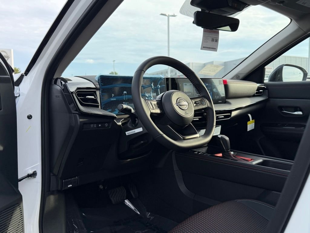 New 2026 Aspen White TriCoat / Super Black Two-tone Nissan SR image 10