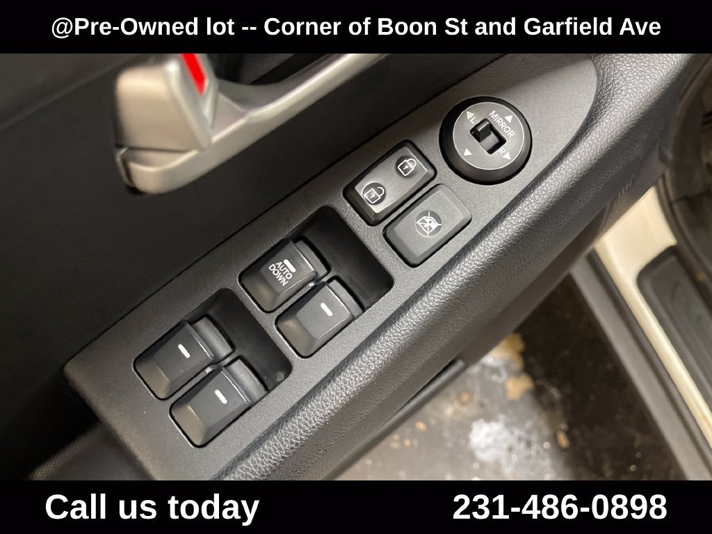Used 2016 White Kia LX image 15