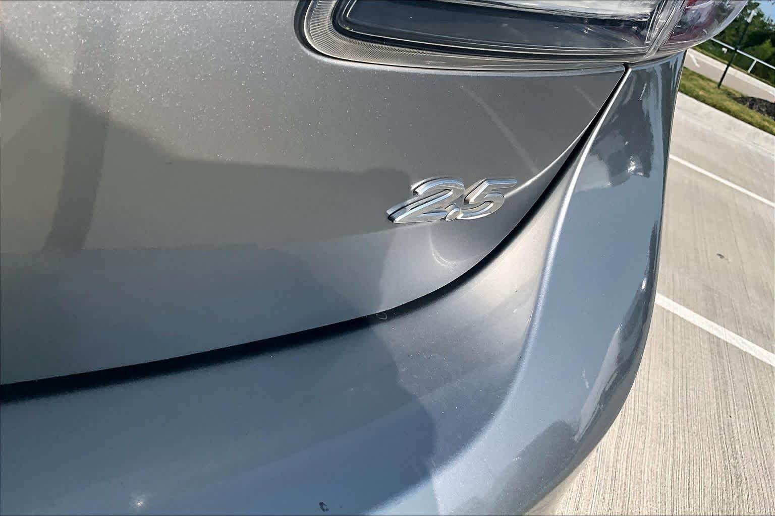 Used 2010 Liquid Silver Metallic Mazda s Sport image 9