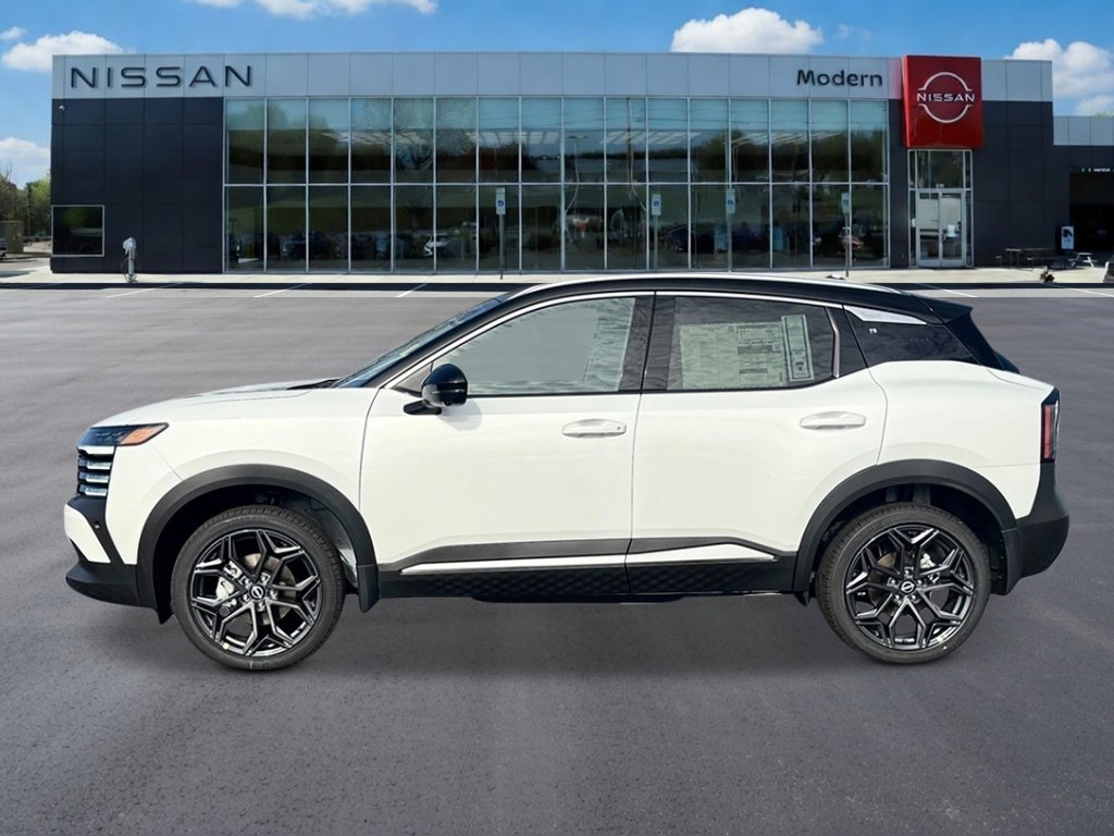 New 2026 Aspen White Tricoat/Super Black Nissan SR image 2