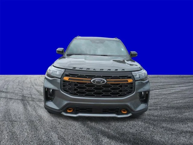 New 2026 Carbonized Gray Metallic Ford Tremor® image 9