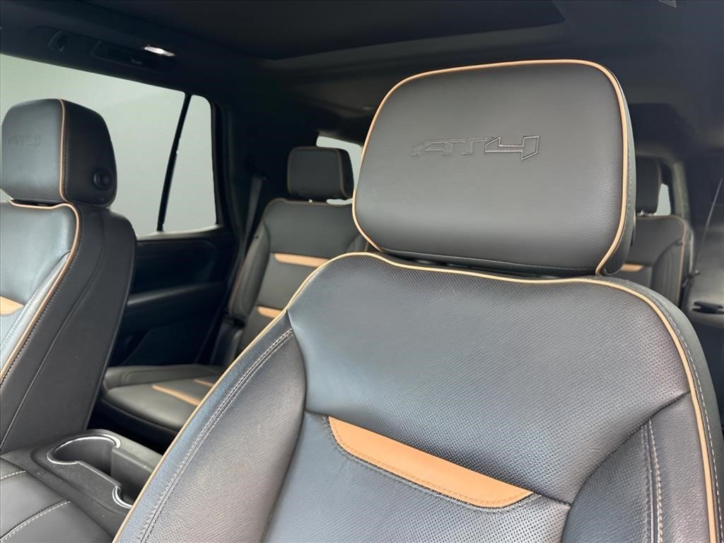 Used 2022 White Frost Tricoat GMC AT4 image 21