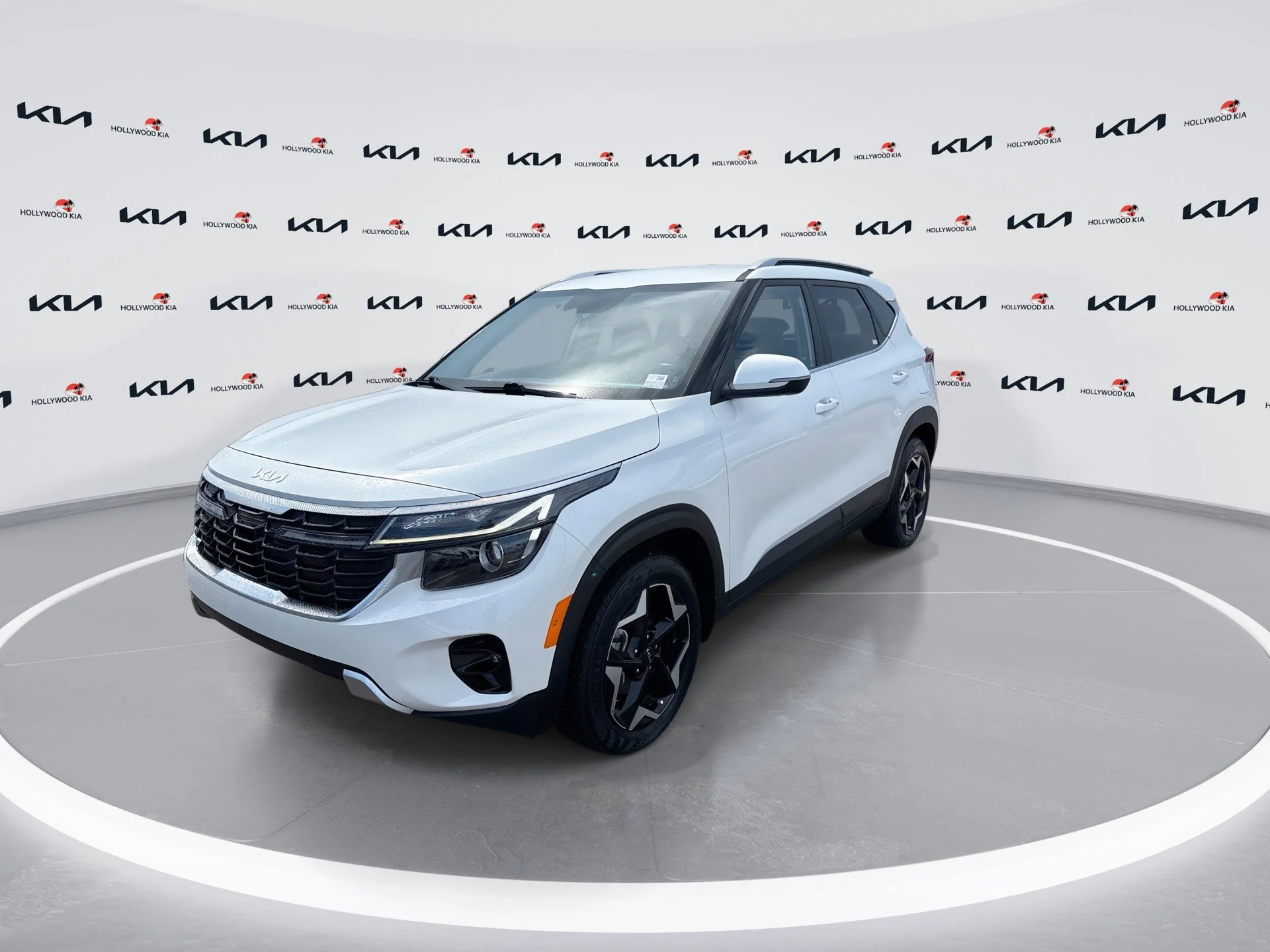 Certified Used 2024 Snow White Pearl Kia EX image 4