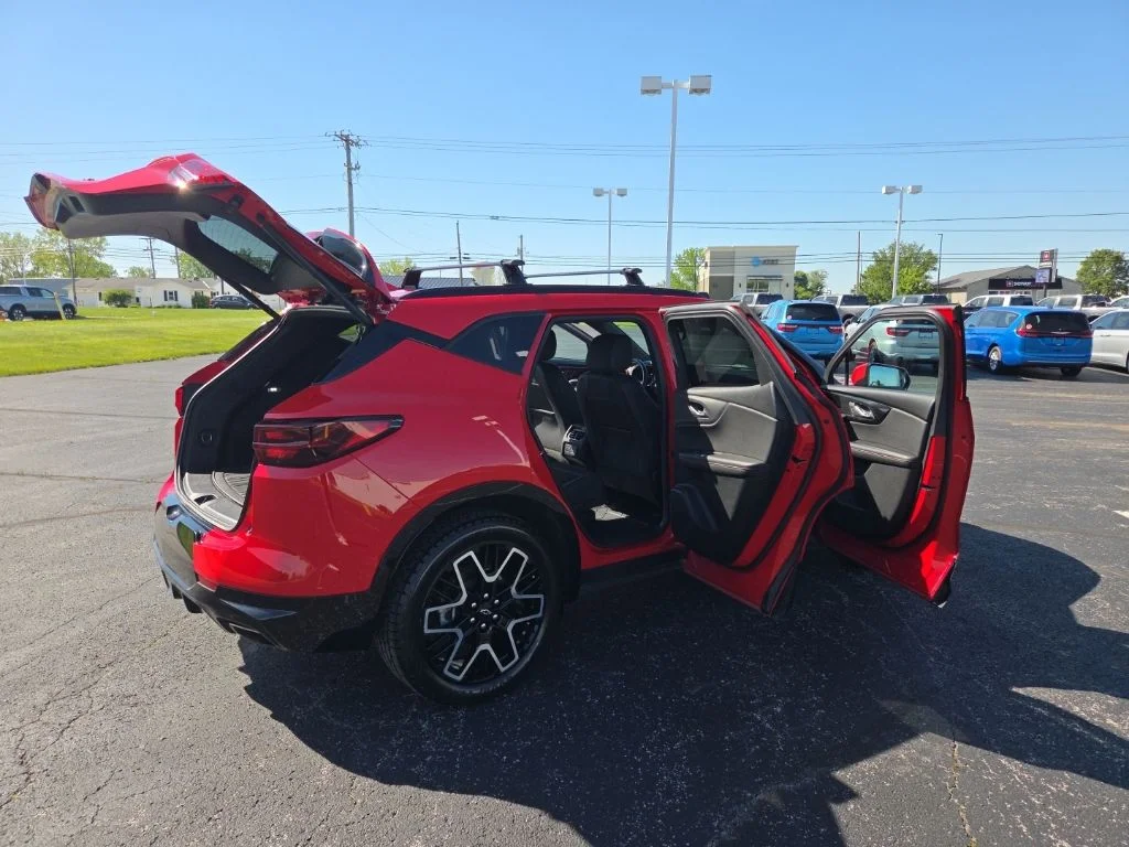 Used 2023 Red Chevrolet RS image 23
