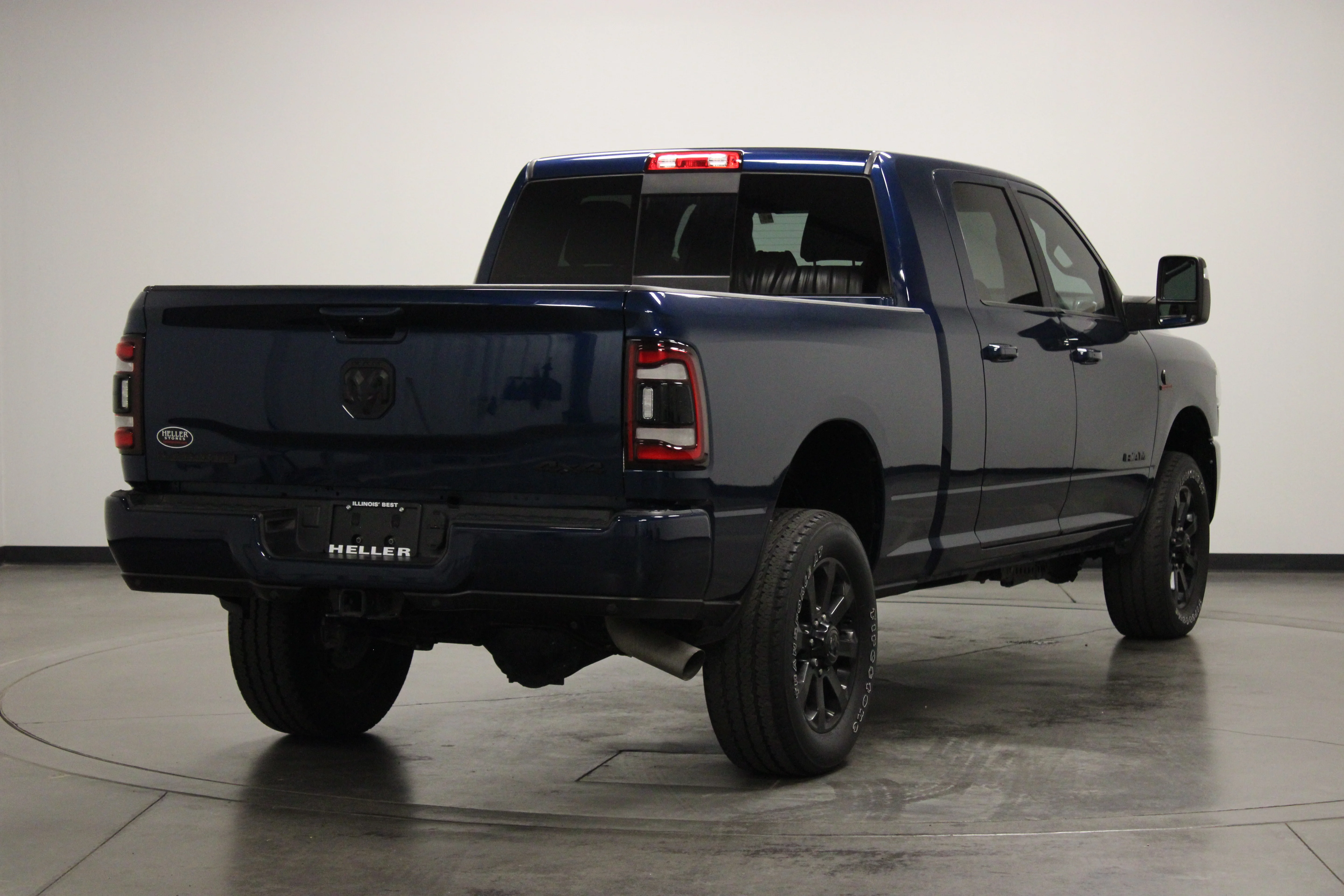Used 2023 Patriot Blue Pearlcoat Ram Laramie image 8