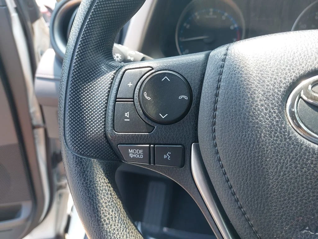 Used 2018 White Toyota LE image 16