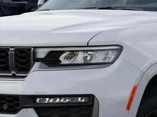 New 2026 Bright White Clear-Coat Exterior Paint Jeep Limited Reserve image 18