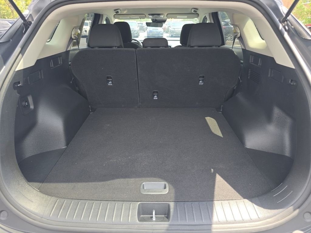 Used 2025 Black Kia LX image 17
