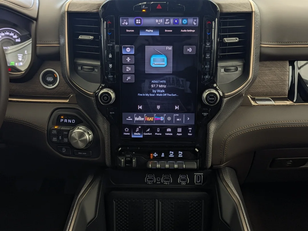New 2026 Black RAM Limited Longhorn - - 4x4 - 5.7L HEMI V8 eTorque - Premium Leather - Pano Sunroof & More! image 20