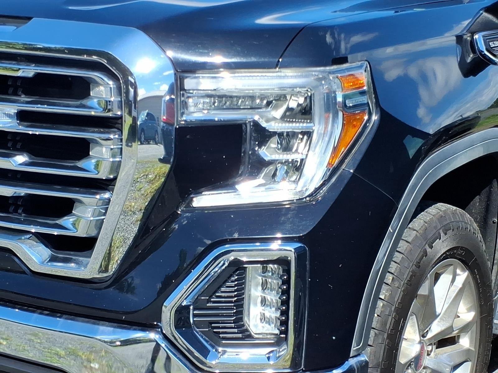 Used 2021 Onyx Black GMC SLT image 2