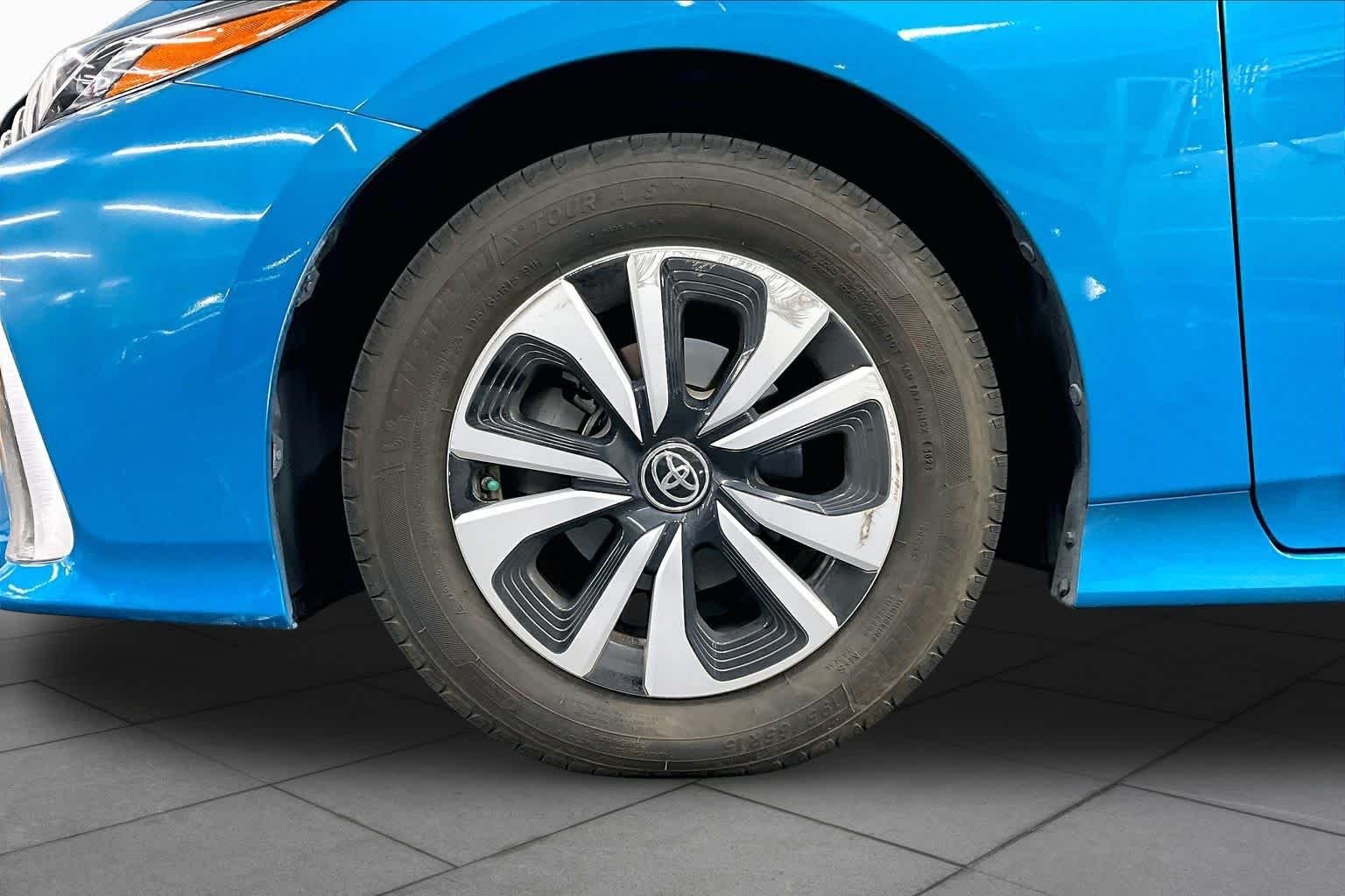 Used 2017 Blue Magnetism Toyota Premium image 10