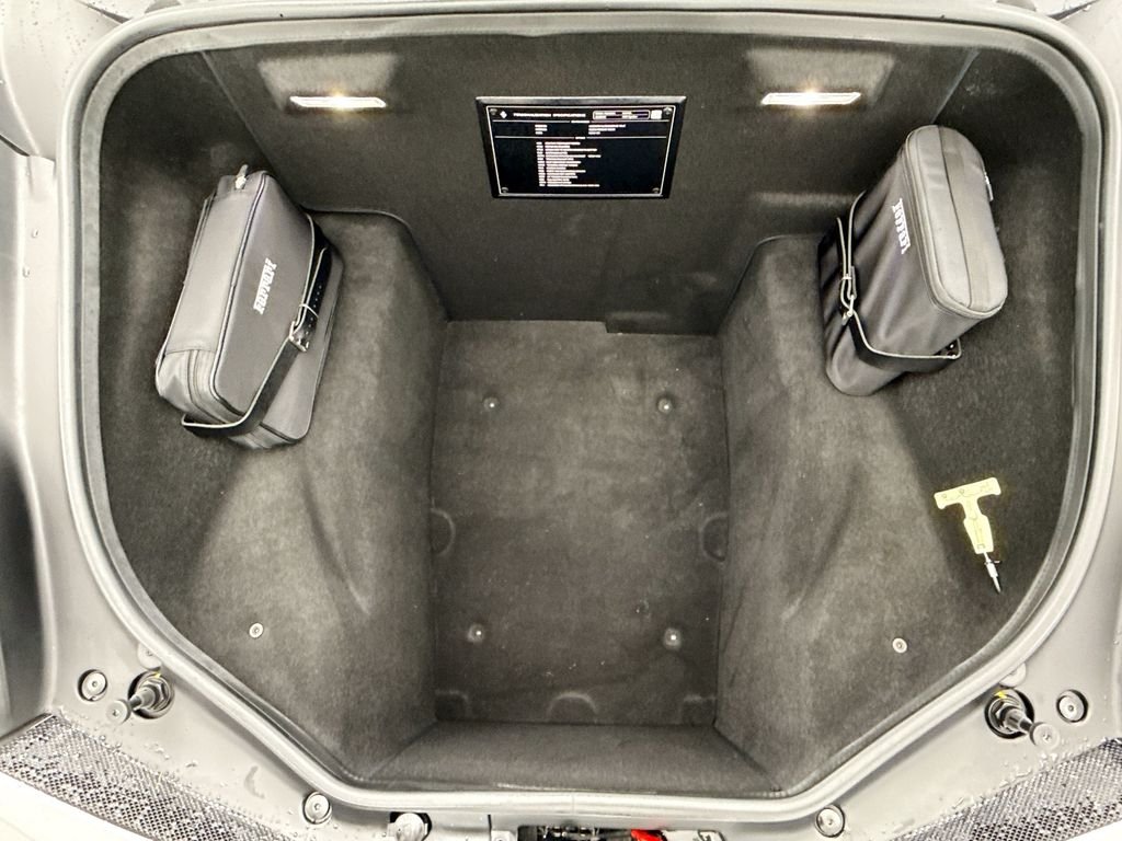 Used 2018 Argento Nurburgring Ferrari  image 31