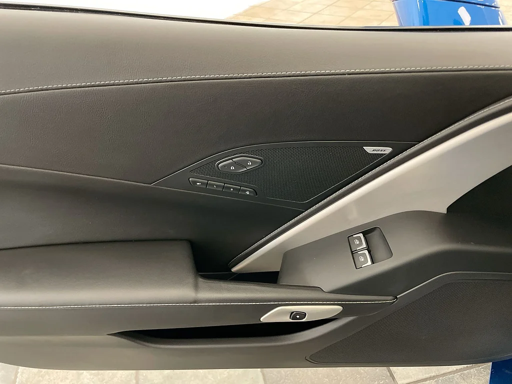 Used 2015 BLUE Chevrolet Stingray Z51 image 22