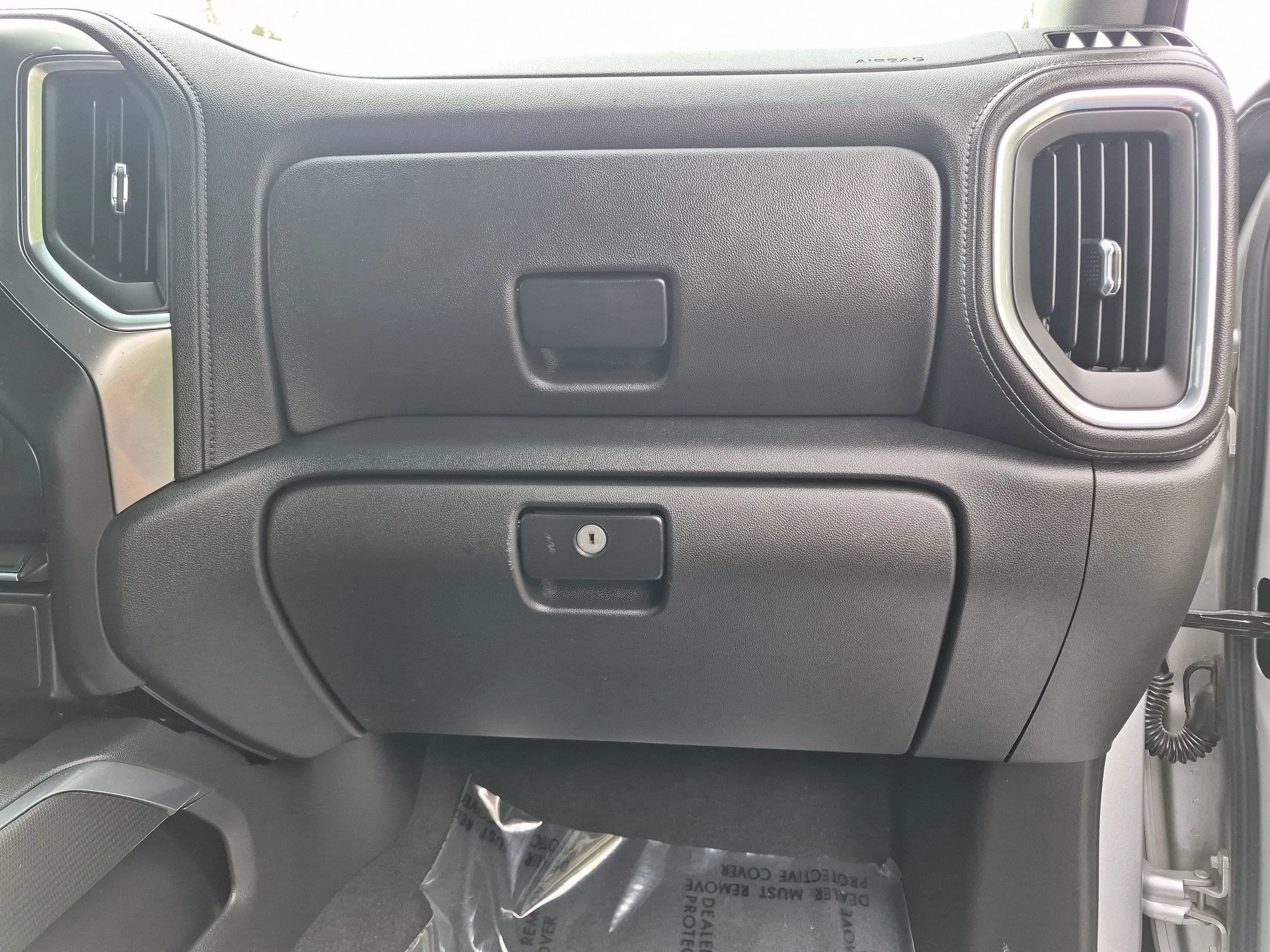 Used 2023 Silver Ice Metallic Chevrolet LT image 29