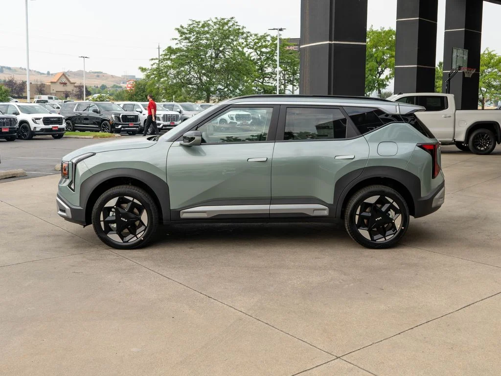 New 2027 Iceberg Green Kia EX image 4