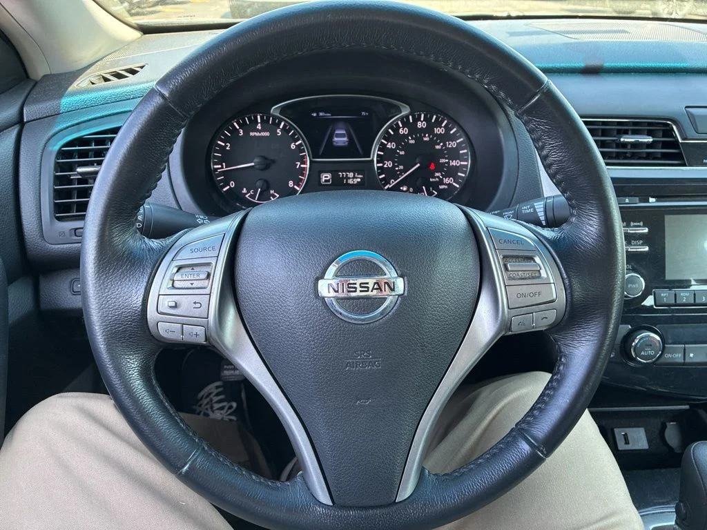 Used 2013 Black Nissan 2.5 SV image 16