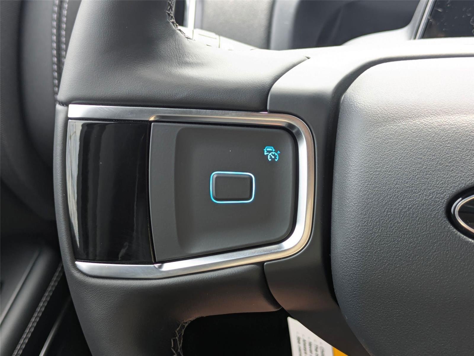 New 2026 Glacier Gray Metallic Tri-Coat Ford Platinum® image 17